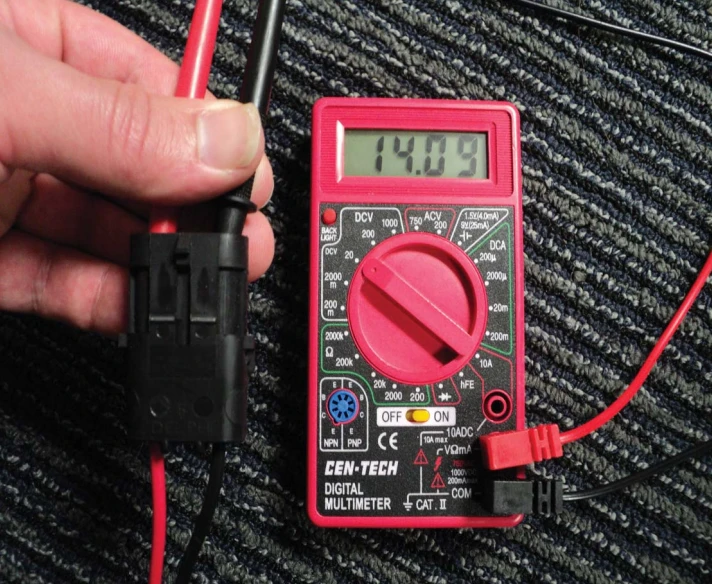 Multimeter Electric Fence Voltage Measurement