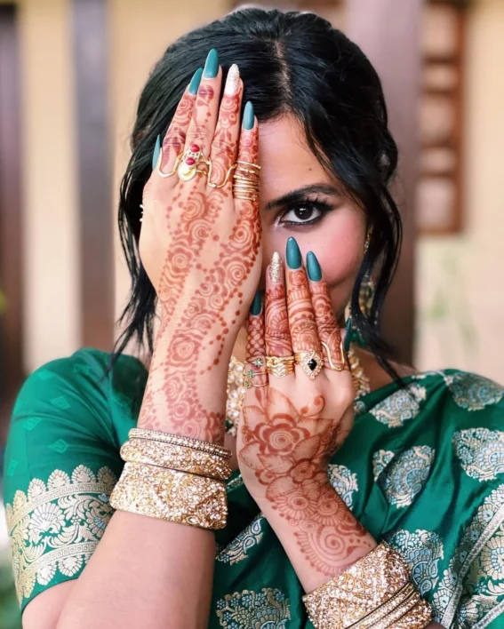 Vidya Vox Traditional Outfit