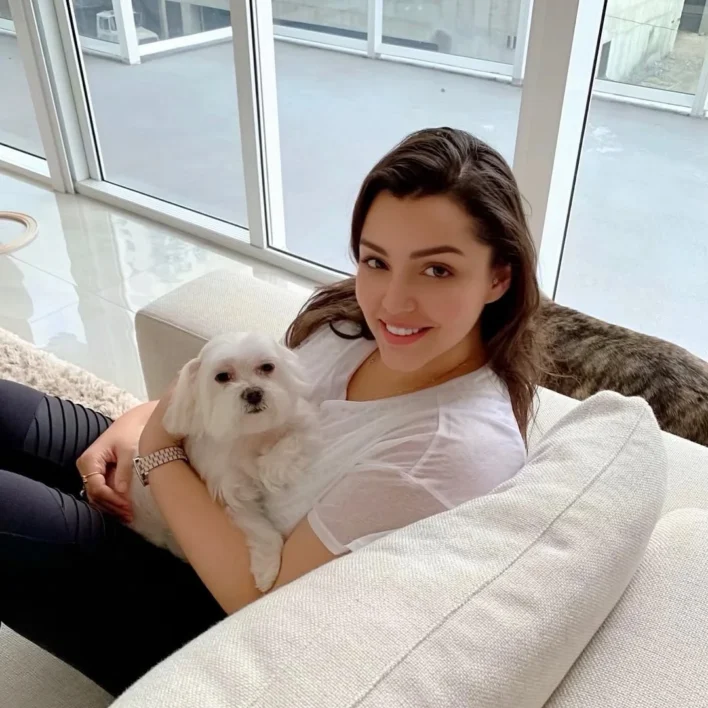 Kyra Dutt Glamorous Photoshoot