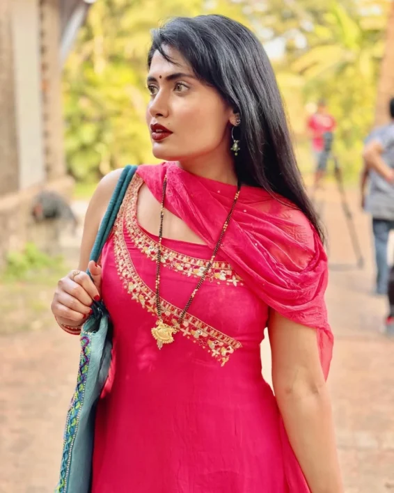 Manvi Chugh Behind The Scenes