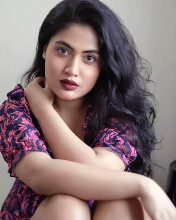 Manvi Chugh Professional Photoshoot