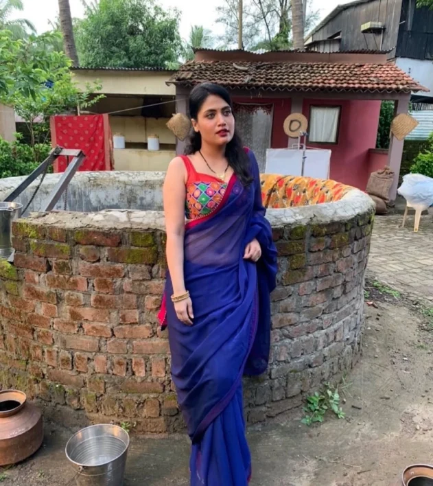 Manvi Chugh Smiling Headshot