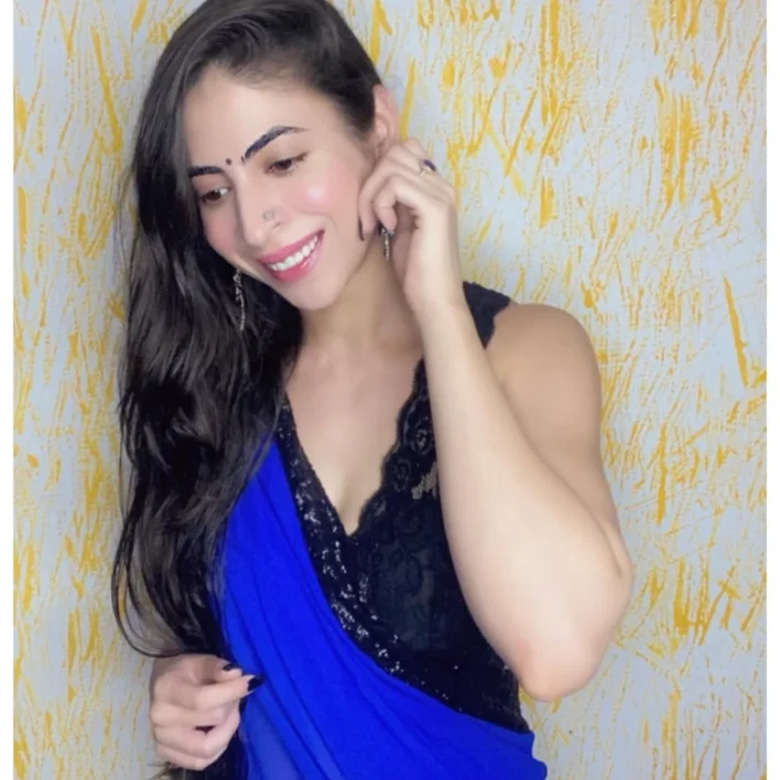 Sikha Chhabra Traditional Outfit Pictures