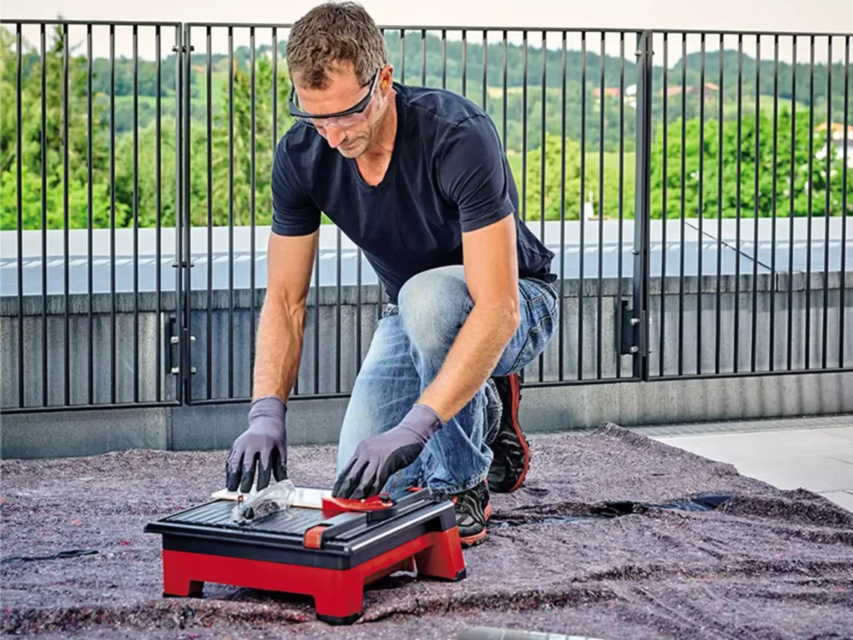 Cordless Tile Cutter Cutting Porcelain